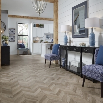 Room with wooden floor and fruniture